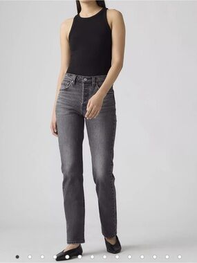 Levi's Women's 501 jeans in color Pretty Pleasing